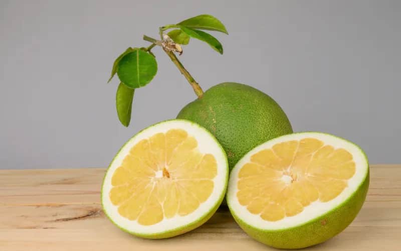 Kiedy sezon na pomelo w Polsce? Sprawdź najlepszy czas na zakupy